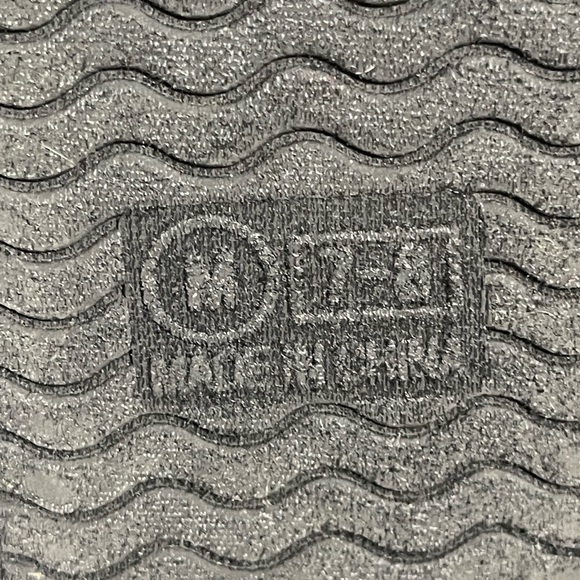 Houndstooth Pattern Slippers with red inside - Picture 6 of 6